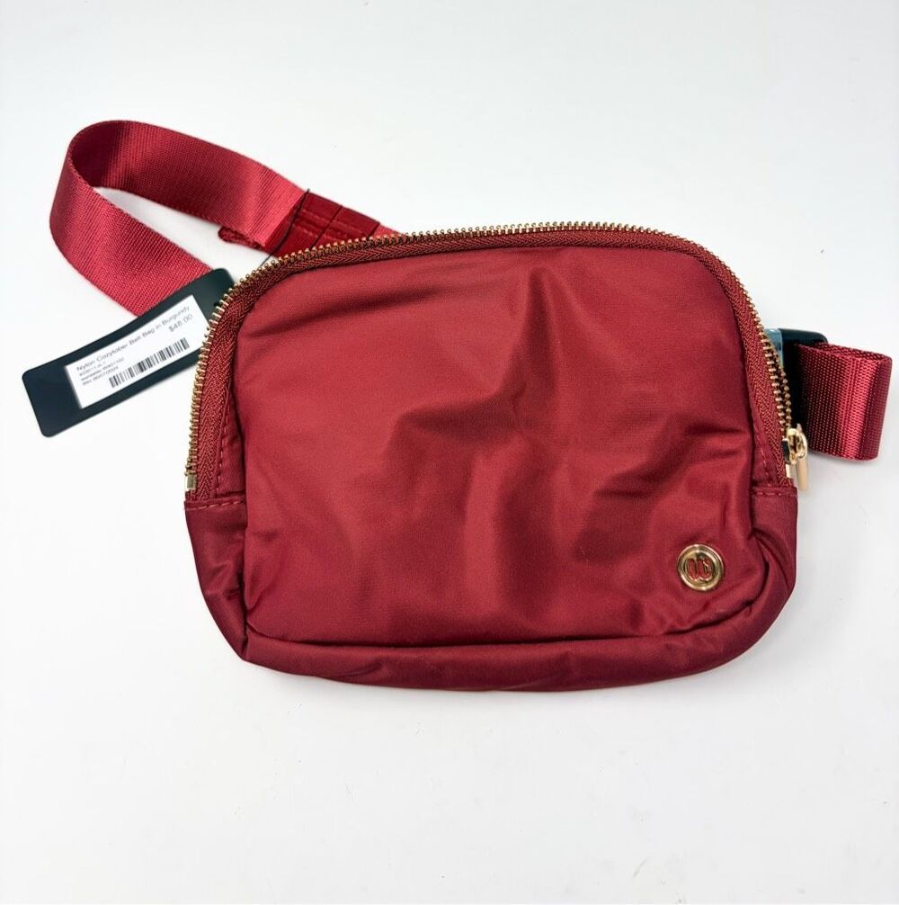 NWT Wantable Nylon Cozytober Crossbody Belt Bag in Burgundy
